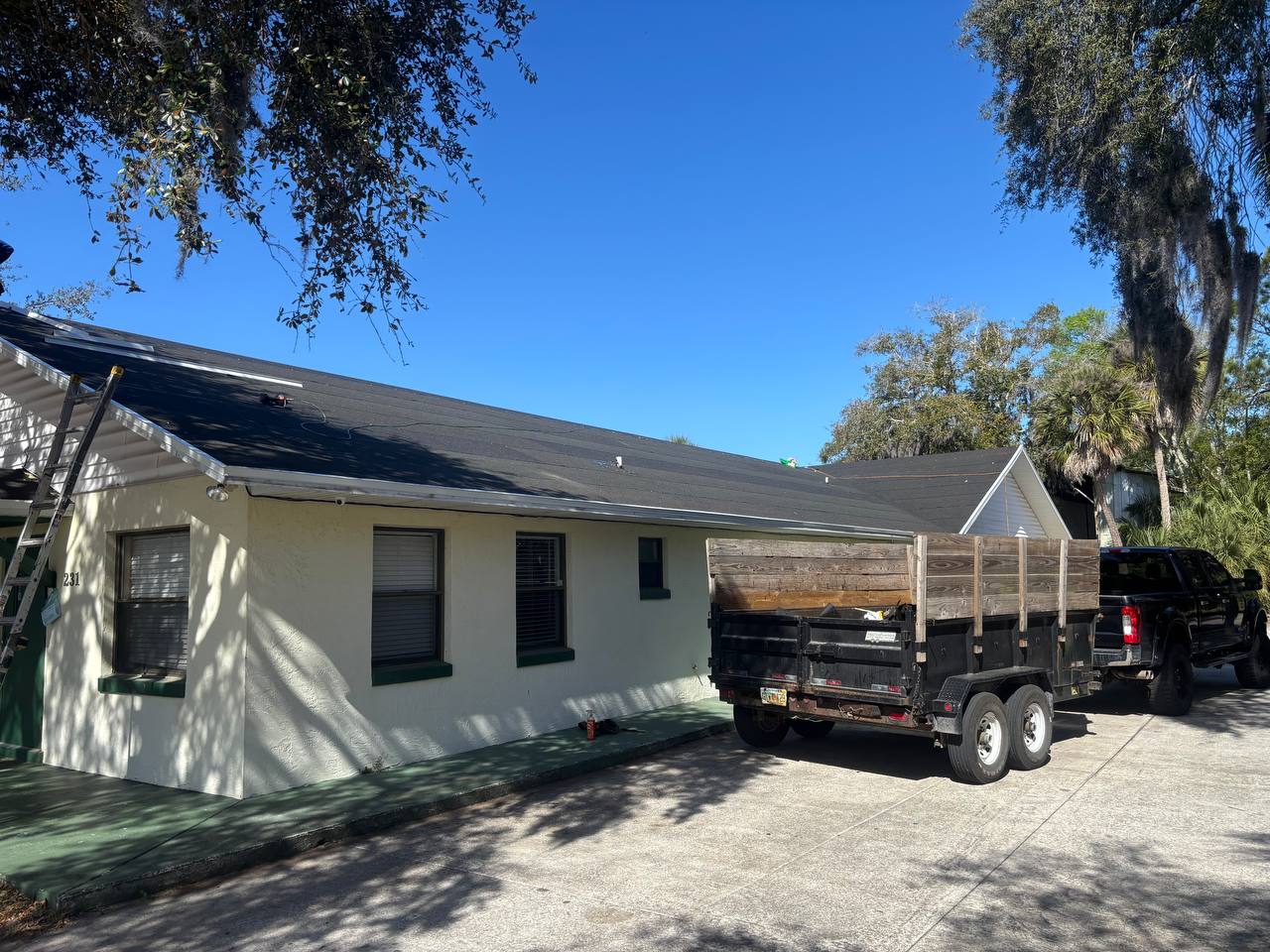 Commercial roof underlayment installation (photo 1)